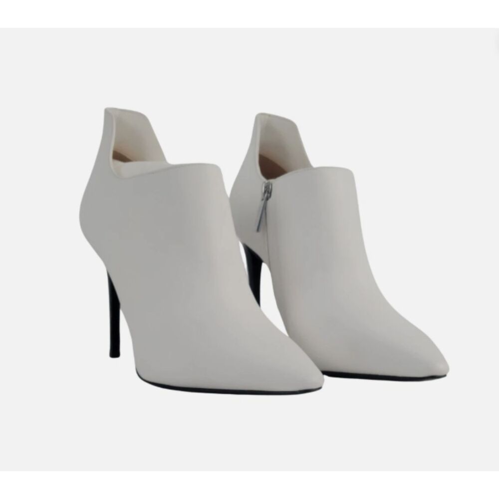 Michael Kors "Corrine" Optic White Leather Pointed Toe Ankle Boots Size 8.5